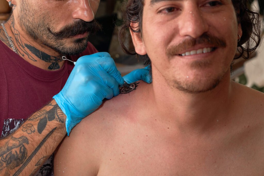 riesgos de eliminar tatuaje nuevo 